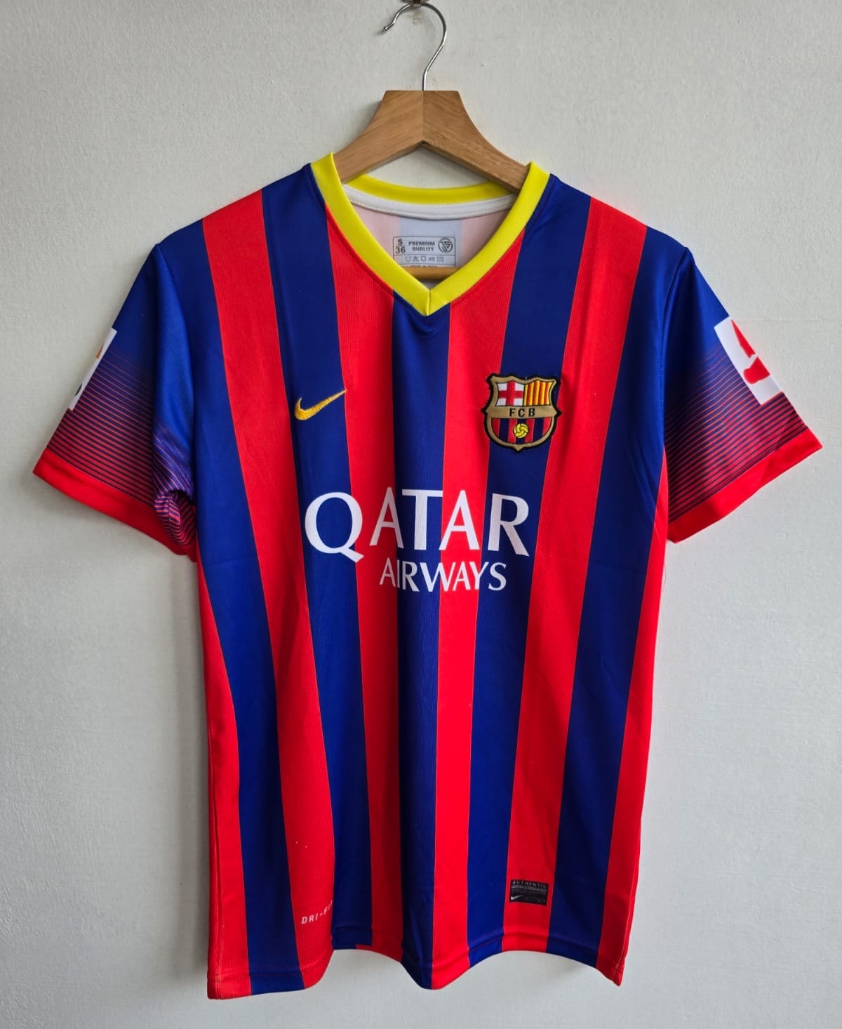 FC Barcelona 2013-14 home (NEYMAR) - View 1